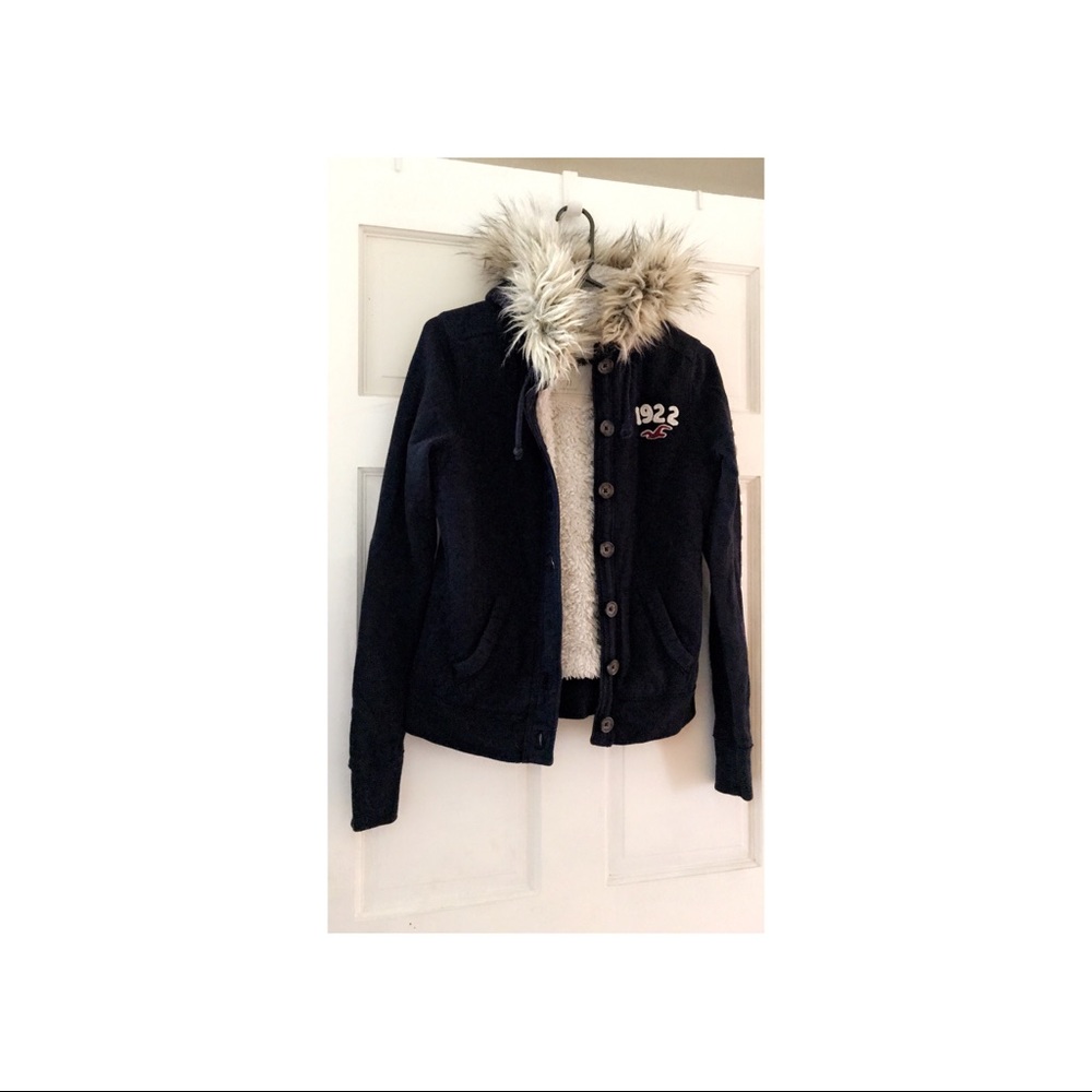 Hollister Hoodie (Sherpa inside) in Navy